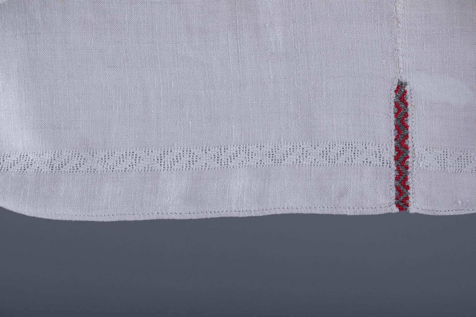 Women's embroidered shirt
