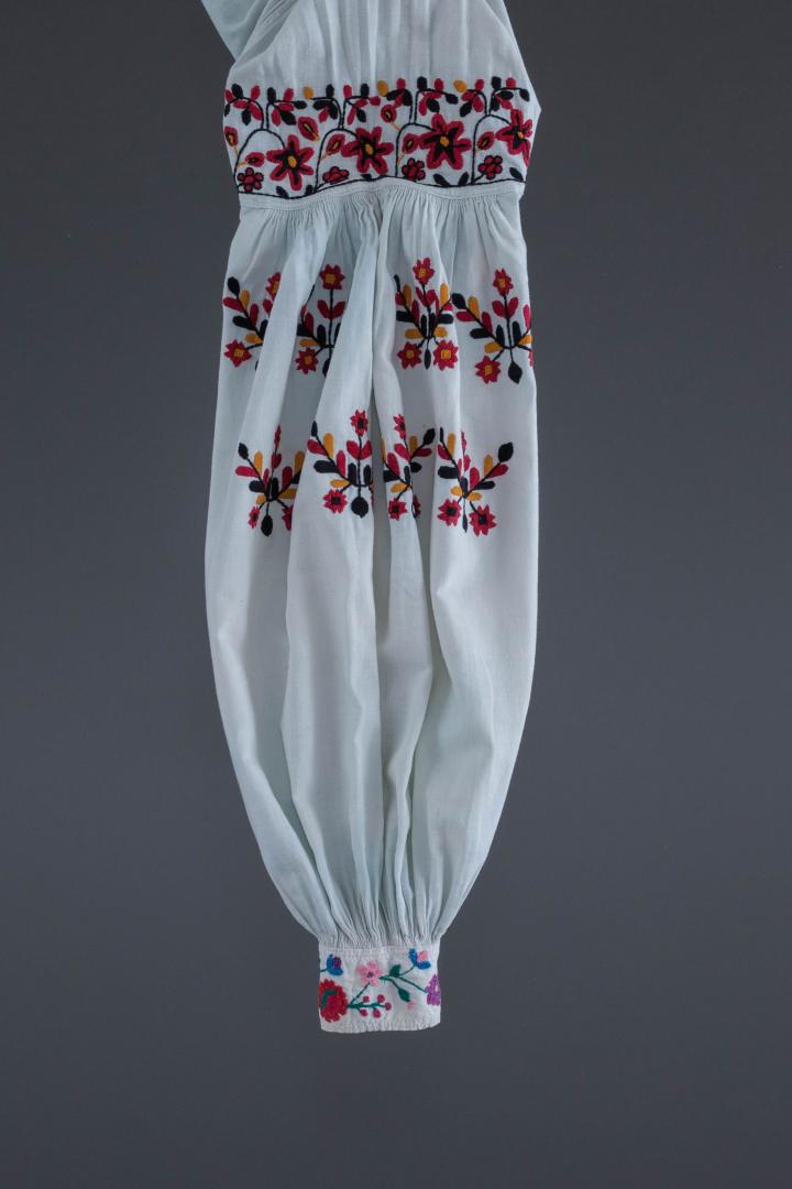 Women's embroidered shirt