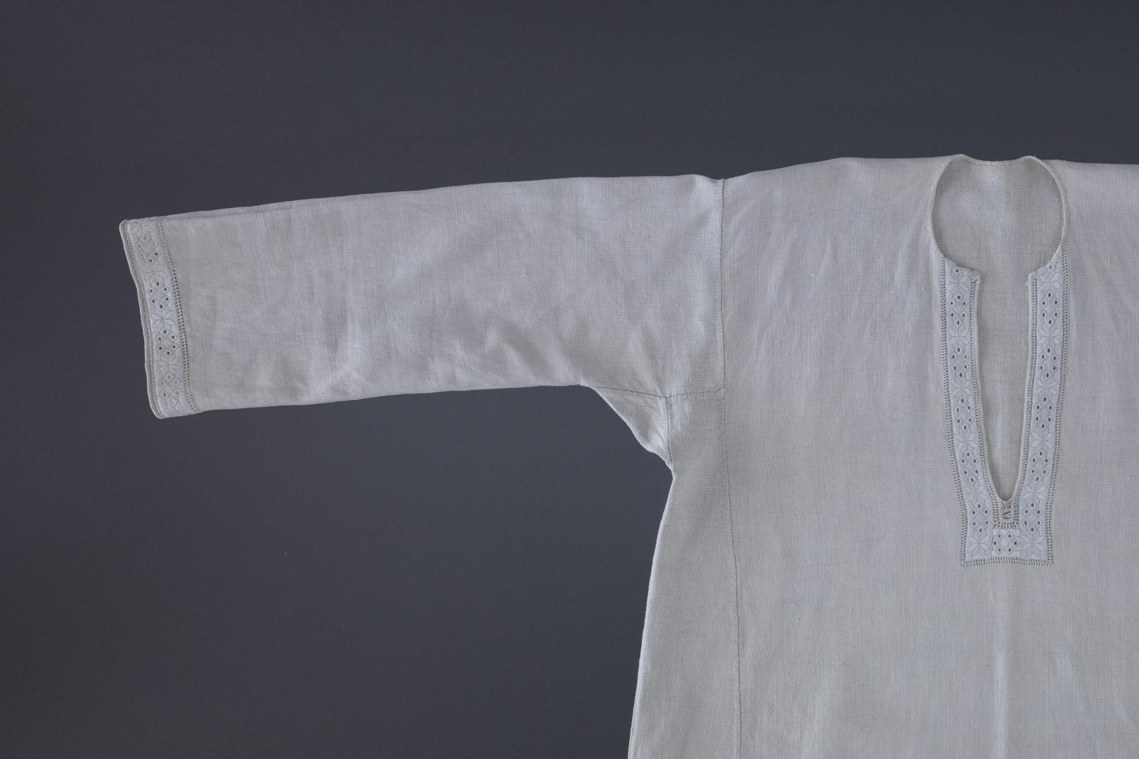 Men's embroidered shirt