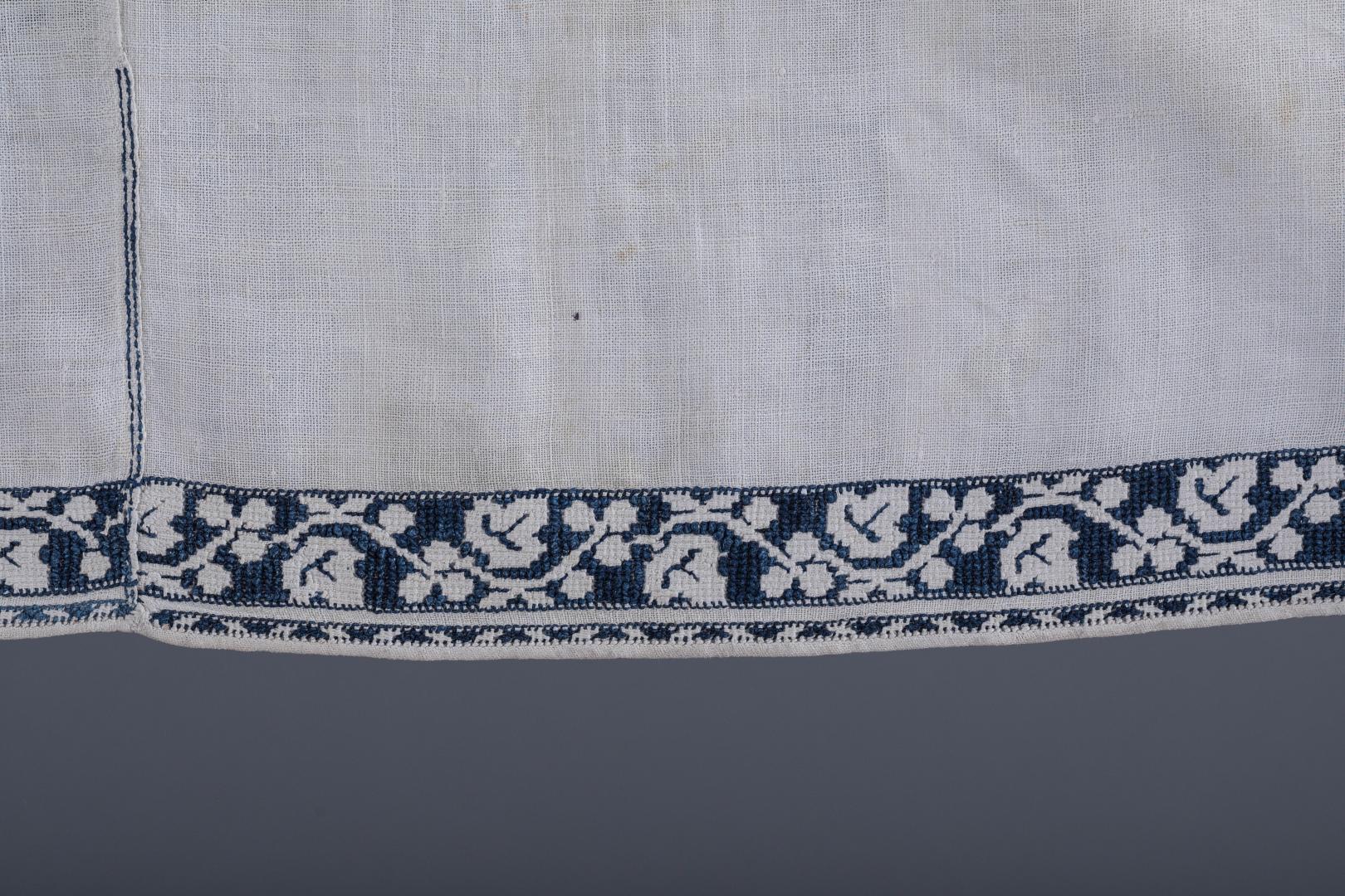 Women's embroidered shirt