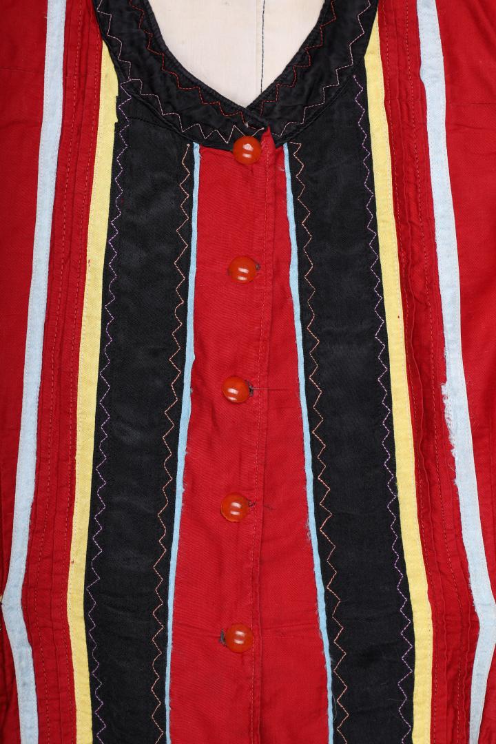 Sleeveless kamiselka (jacket)