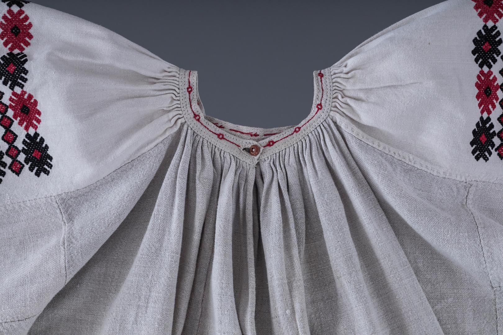 Women's embroidered shirt