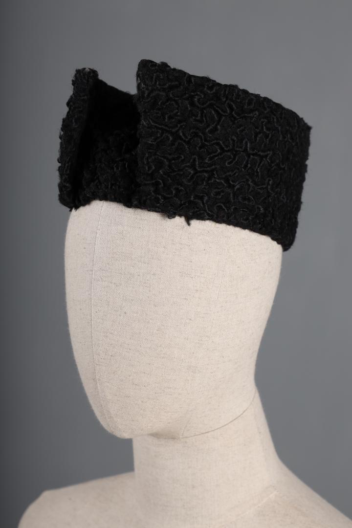 Rohativka (a men's hat with four pointed ends) 