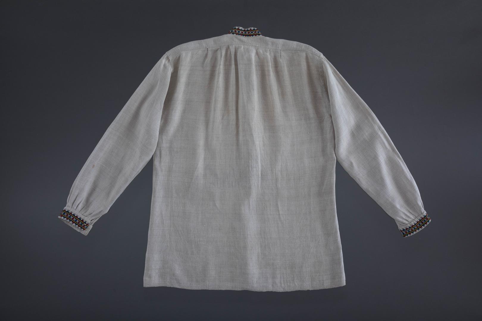 Men's embroidered shirt