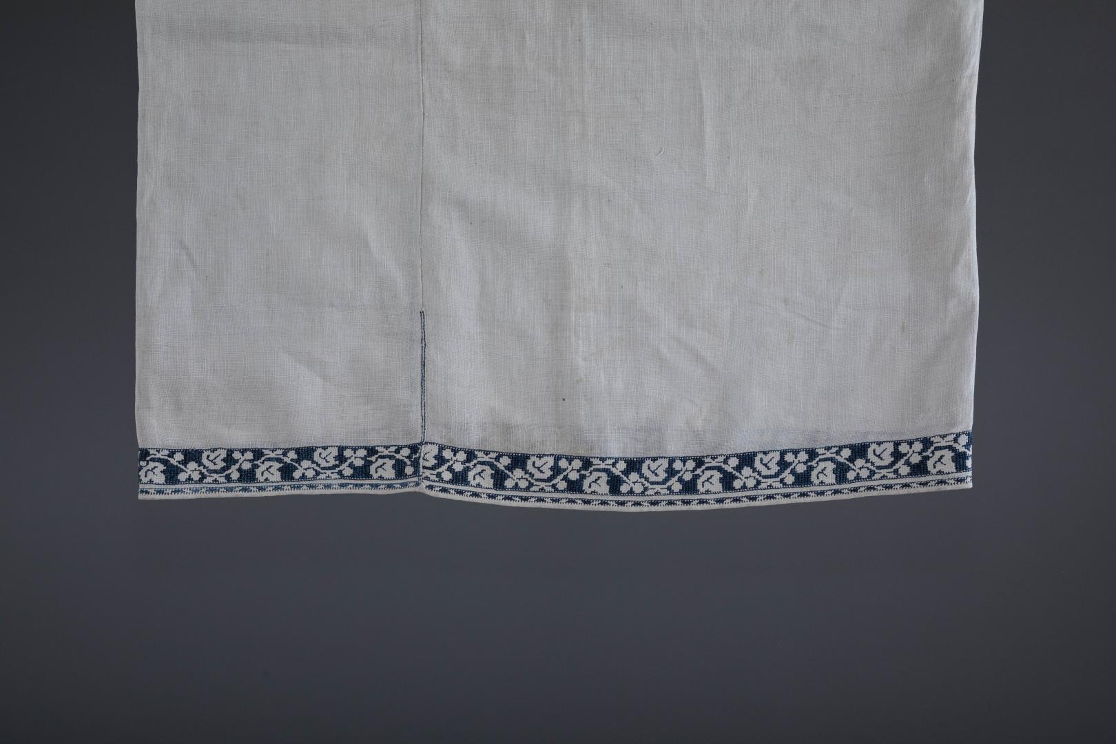 Women's embroidered shirt