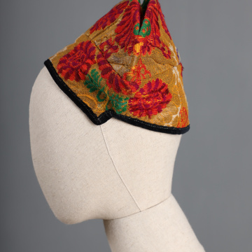 Brocade ochipok-zbornyk (women's headdress)