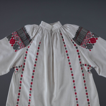 Women's embroidered shirt