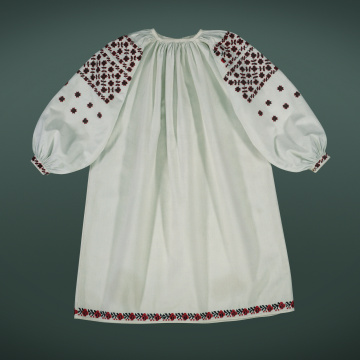 Children's embroidered shirt