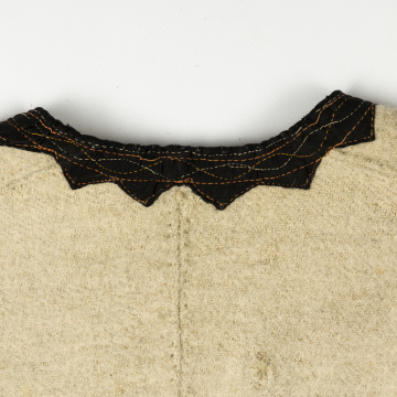 Svyta (embroidered women's coat made of white cloth)