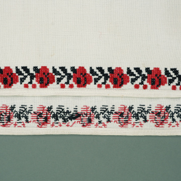 Children's embroidered shirt