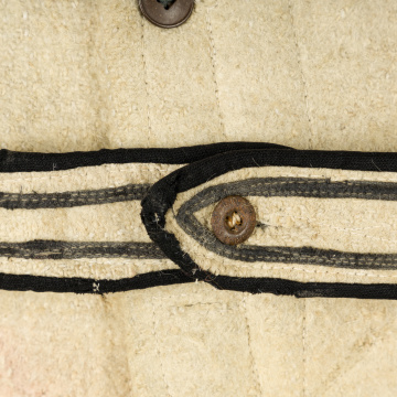 Vuiosh (short jacket) made of white cloth