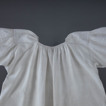Women's embroidered shirt