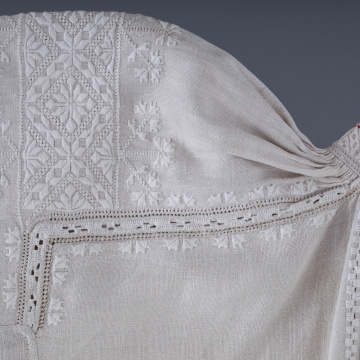 Women's embroidered shirt