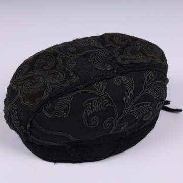 Embroidered ochipok (women's headdress)
