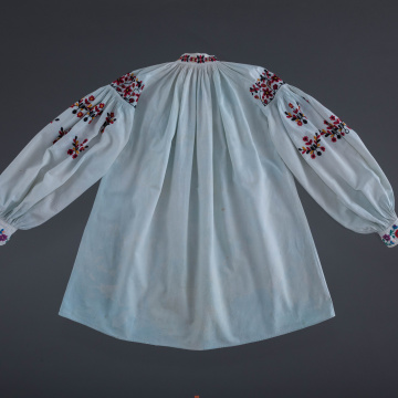 Women's embroidered shirt