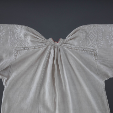 Women's embroidered shirt