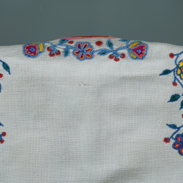Children's embroidered shirt