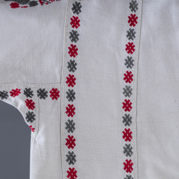 Women's embroidered shirt