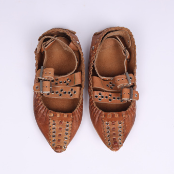 Postoly (women's boots) decorated with tin rings - kapsli
