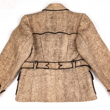 Short white vuiosh (jacket) made of gray cloth