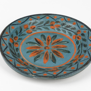 Painted wooden plate