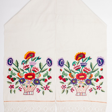 Embroidered rushnyk (towel)
