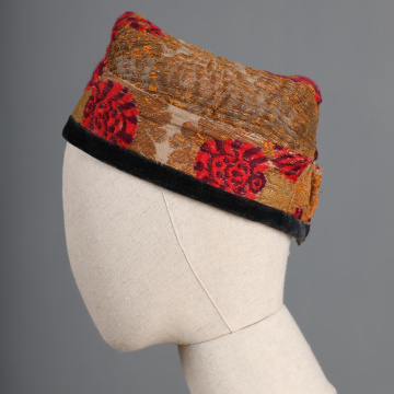 Brocade ochipok-zbornyk (women's headdress)
