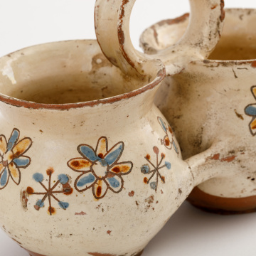 Paired pots