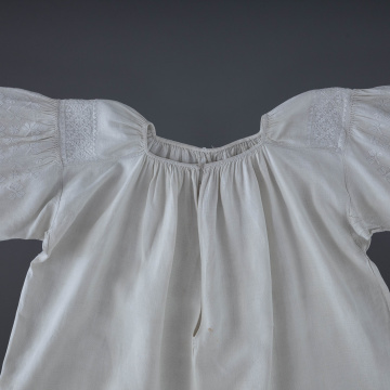 Women's embroidered shirt
