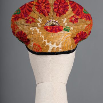 Brocade ochipok-zbornyk (women's headdress)