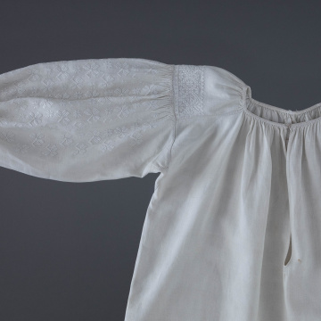Women's embroidered shirt
