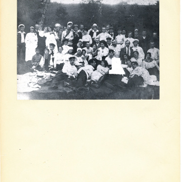 The historical ethnographic art album by Ivan Honchar 'Ukraine and Ukrainians'. Volume 'Slobozhanshchyna, Sumy region'
