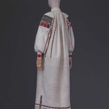 Women's embroidered shirt