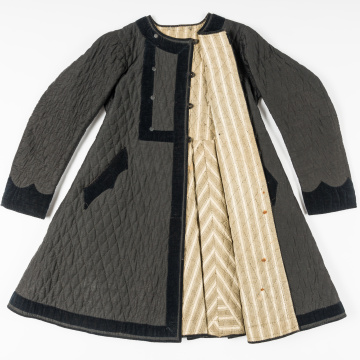 Yupka (quilted women's overocat) with rombus